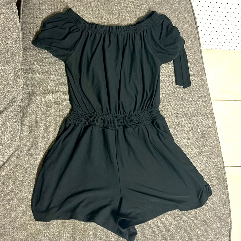 Cute Black Short Romper 🖤